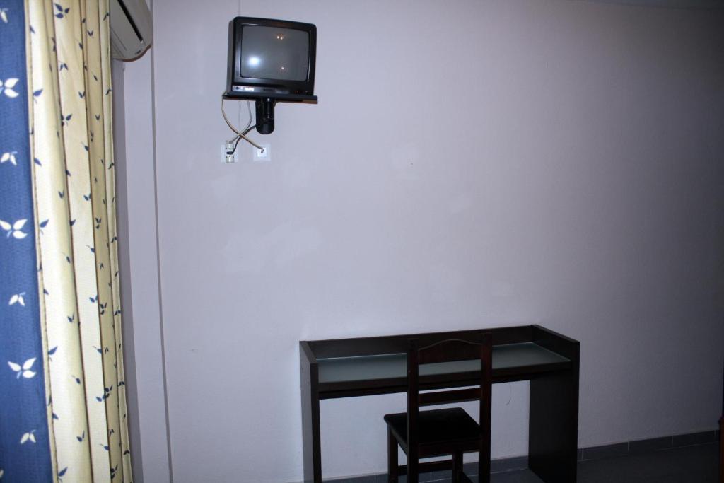 Hostal Carlos I Ла-Лінеа-де-ла-Консепсьйон Номер фото